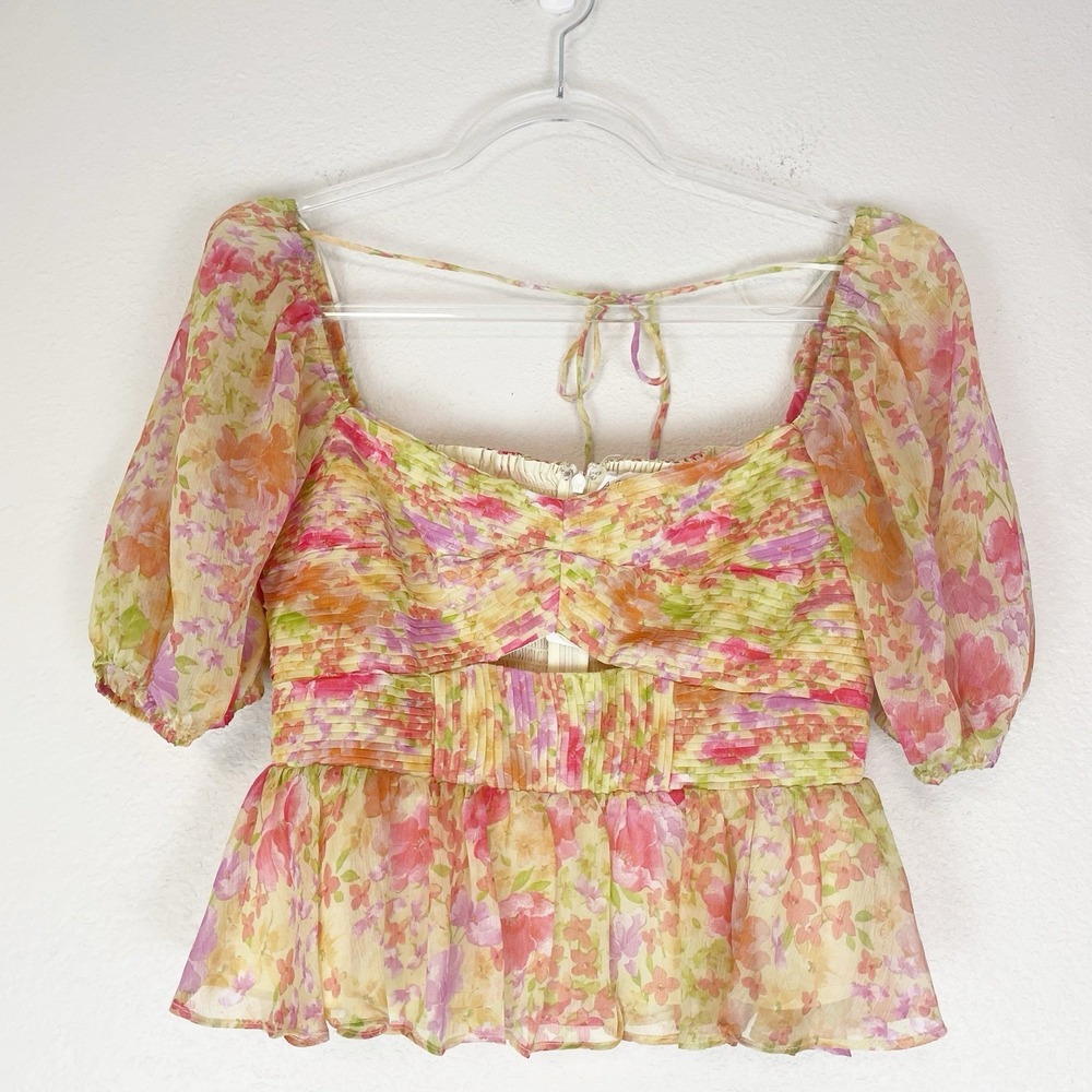 ASTR The Label Arlet Top M Yellow Multi Floral Puff Sleeve Smocked Peplum Blouse